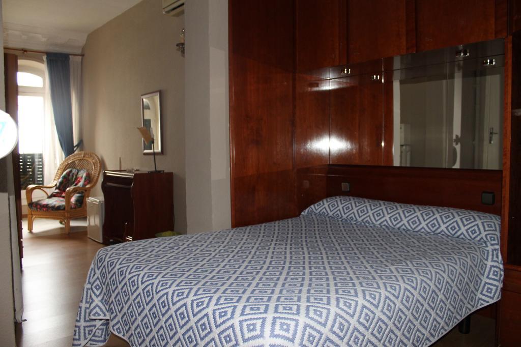 Hostal Trevinca Madrid Dış mekan fotoğraf