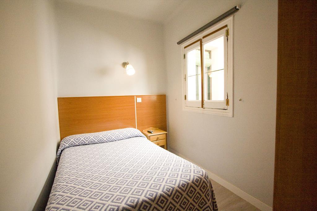 Hostal Trevinca Madrid Dış mekan fotoğraf