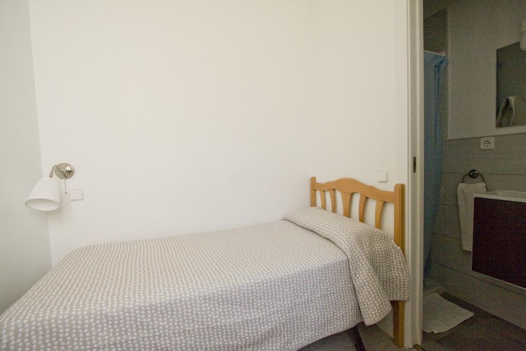Hostal Trevinca Madrid Dış mekan fotoğraf