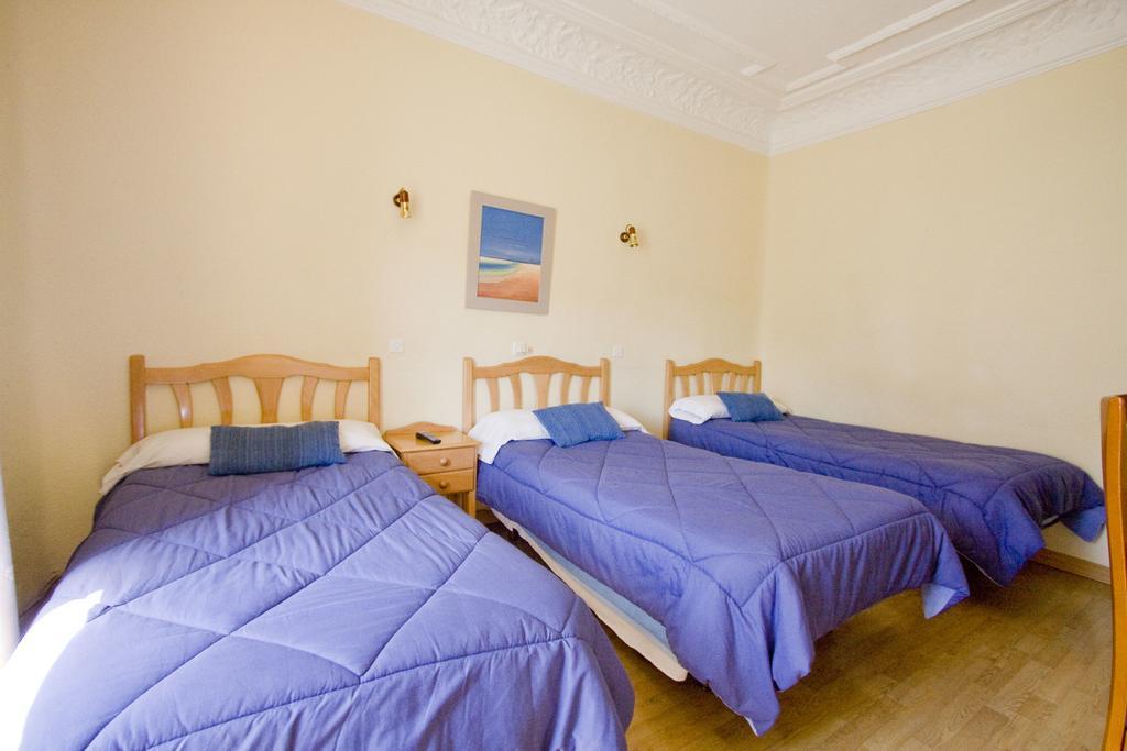 Hostal Trevinca Madrid Dış mekan fotoğraf