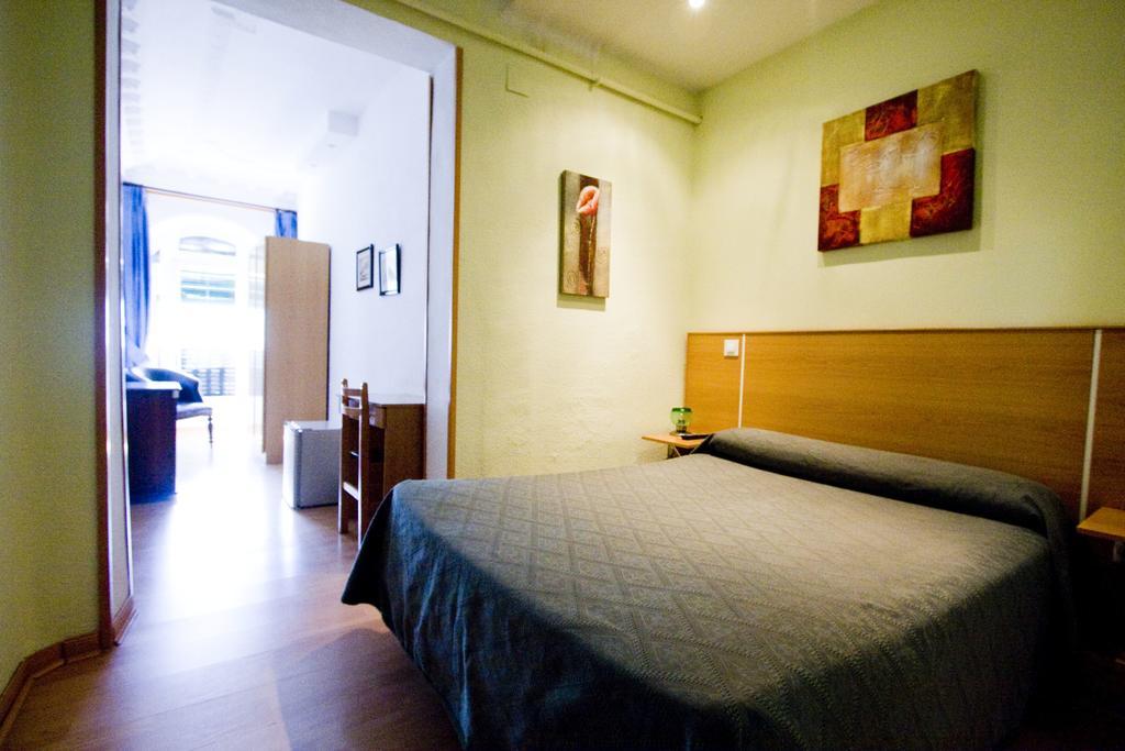 Hostal Trevinca Madrid Dış mekan fotoğraf
