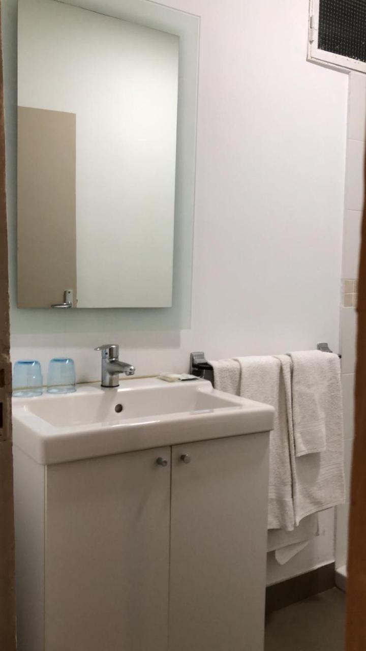 Hostal Trevinca Madrid Dış mekan fotoğraf