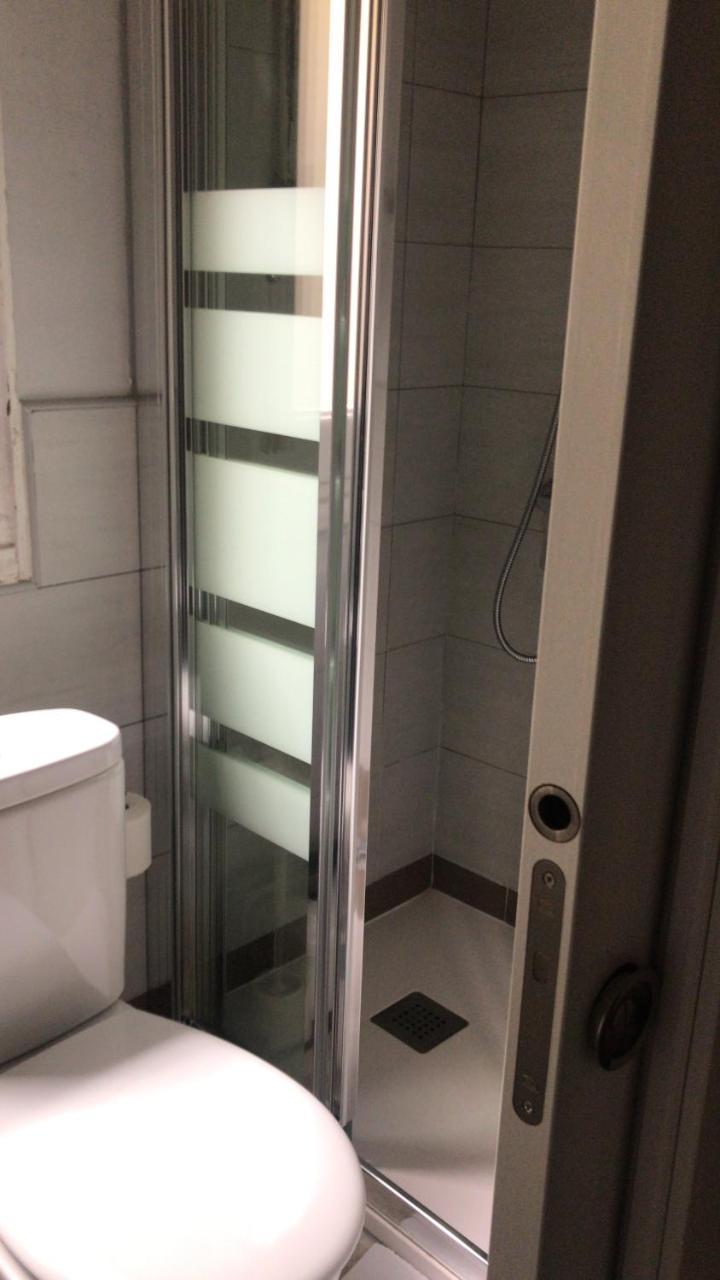 Hostal Trevinca Madrid Dış mekan fotoğraf
