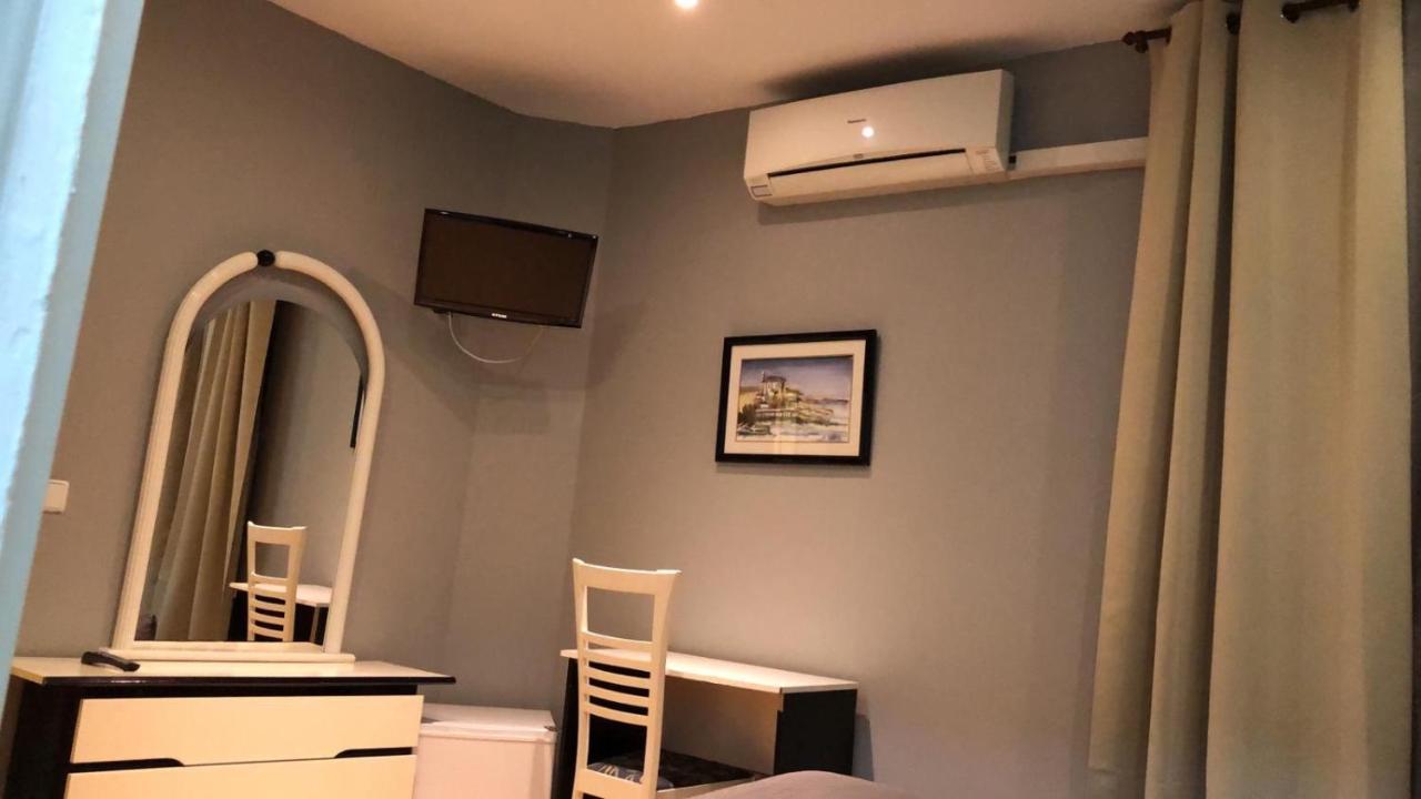 Hostal Trevinca Madrid Dış mekan fotoğraf