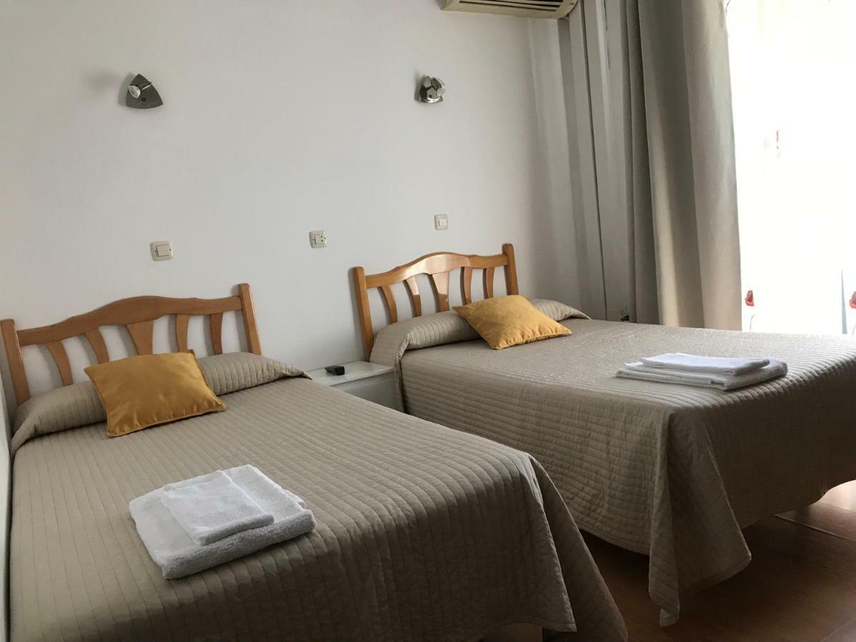 Hostal Trevinca Madrid Dış mekan fotoğraf