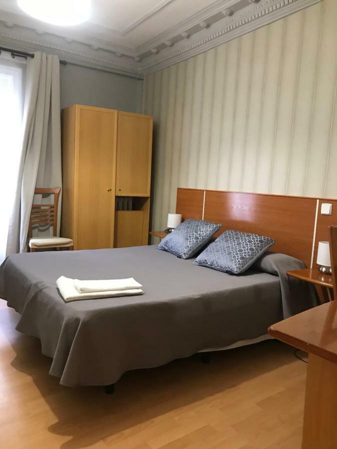 Hostal Trevinca Madrid Dış mekan fotoğraf