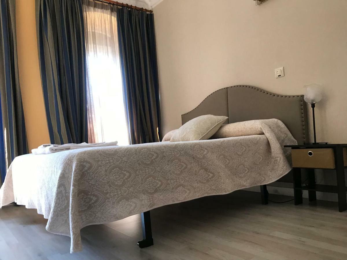 Hostal Trevinca Madrid Dış mekan fotoğraf