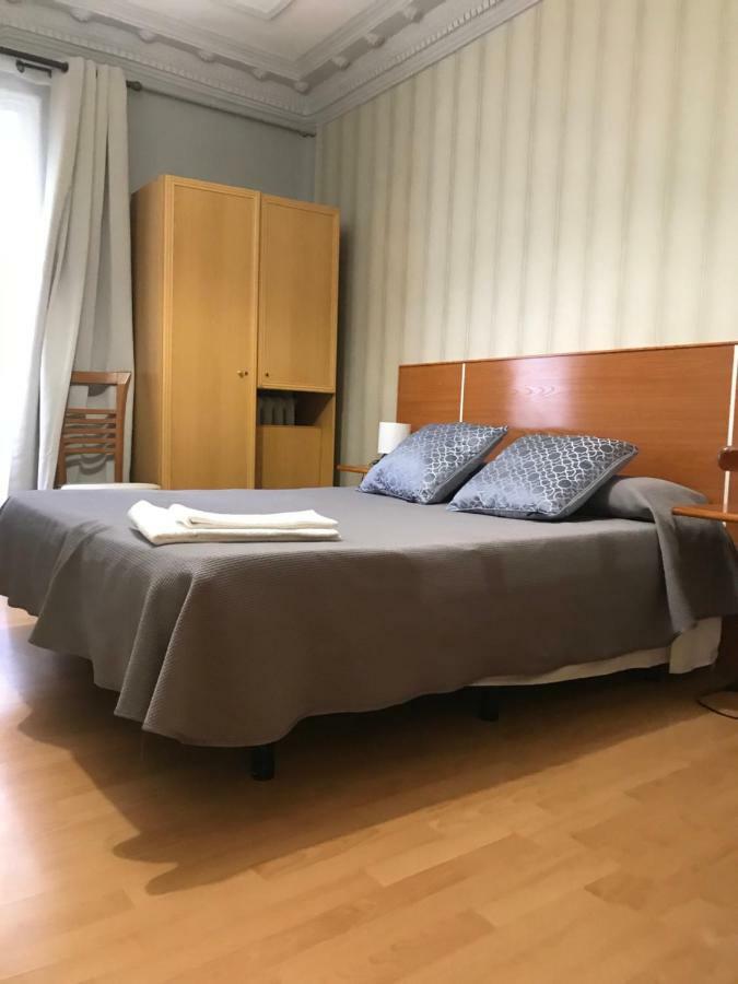 Hostal Trevinca Madrid Dış mekan fotoğraf