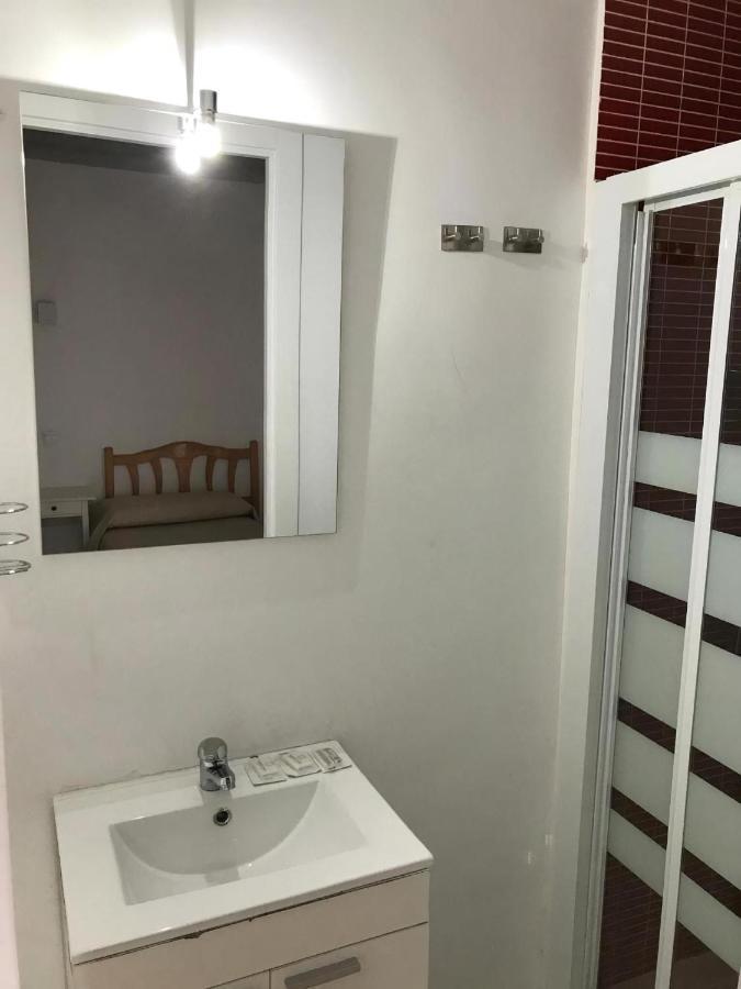Hostal Trevinca Madrid Dış mekan fotoğraf